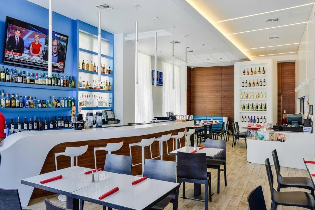 Cozy 1Br Condo Beachwalk Resort Hallandale Beach Kültér fotó