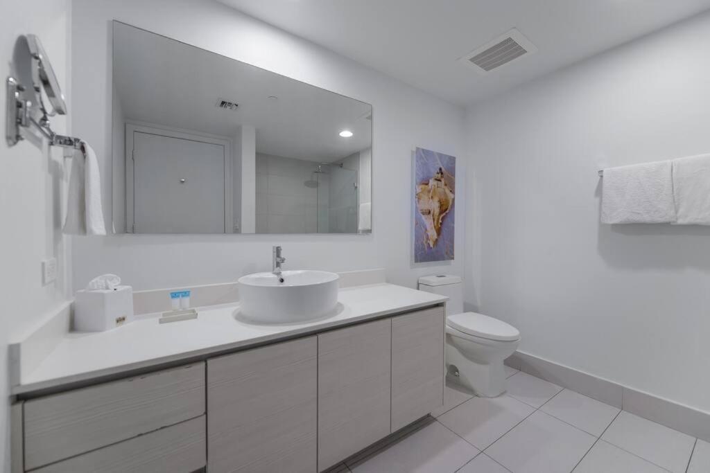 Cozy 1Br Condo Beachwalk Resort Hallandale Beach Kültér fotó